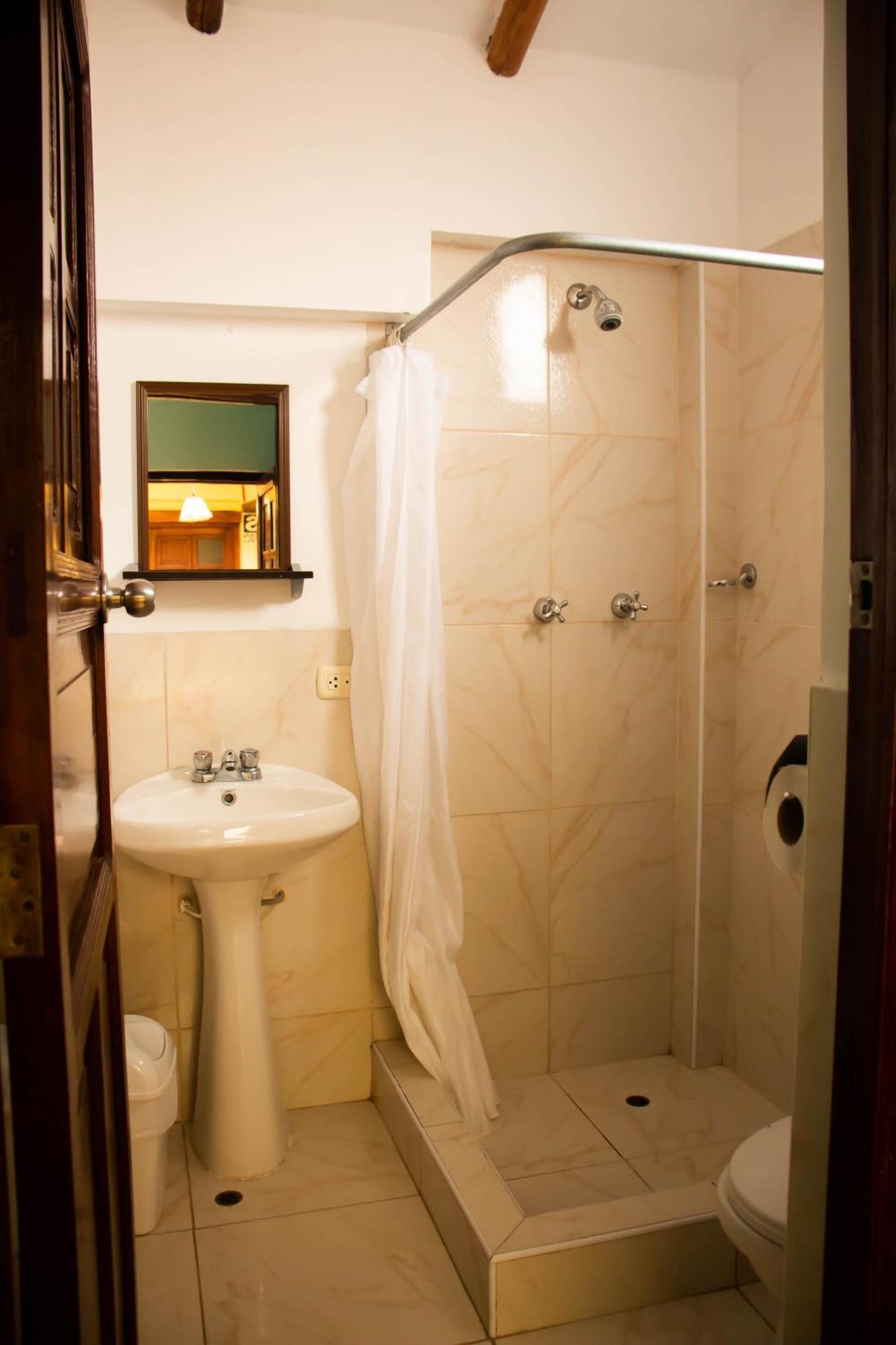 ホテル Casa Bonita Colonial カハマルカ エクステリア 写真